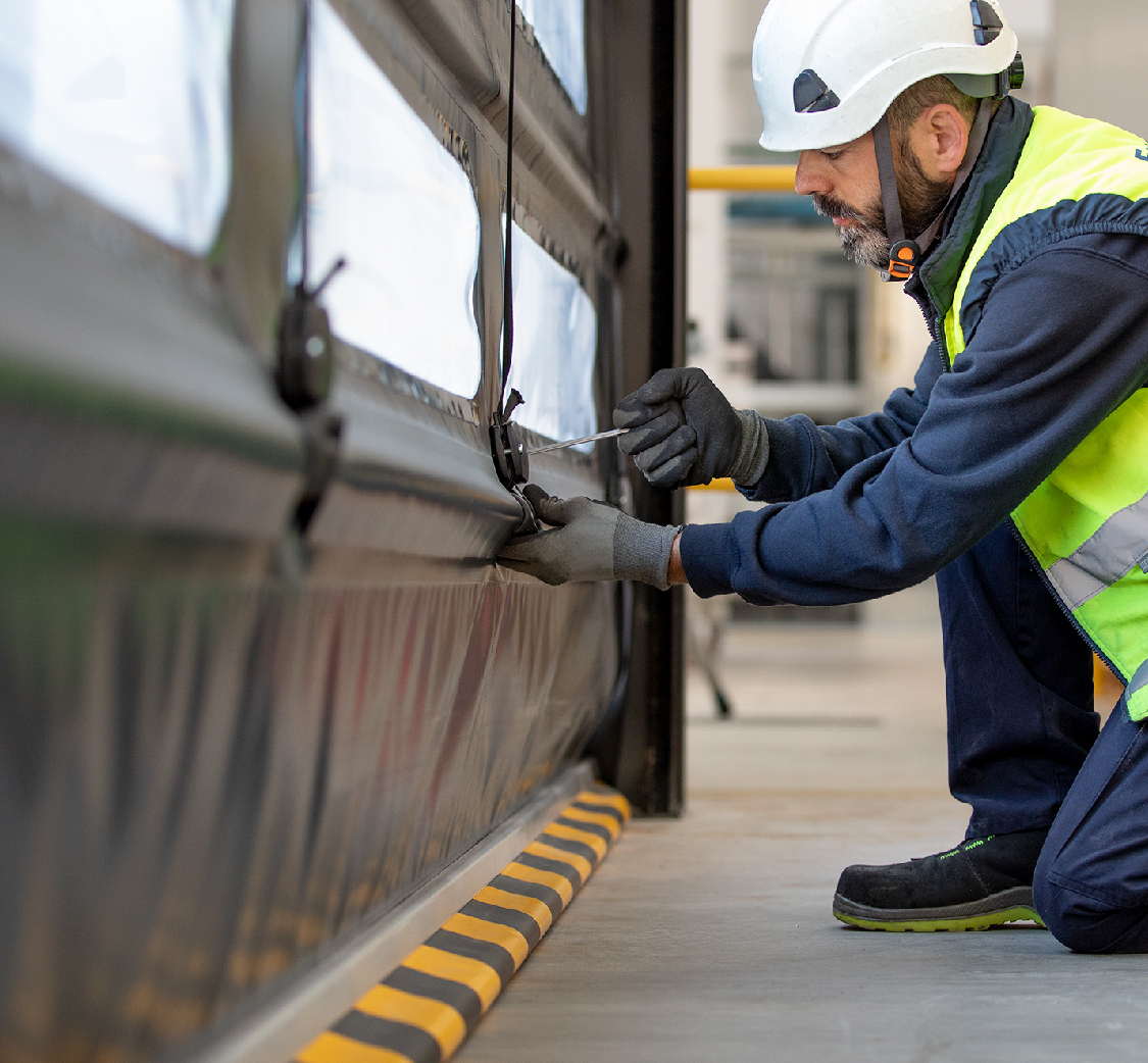Mantenimiento para tener siempre a punto las puertas rápidas e industriales de cualquier marca