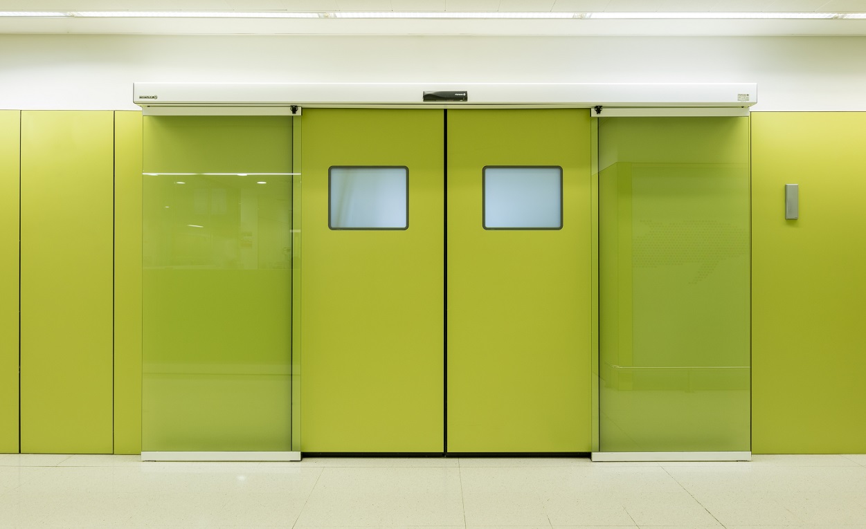 Los mejores acabados para puertas de hospitales