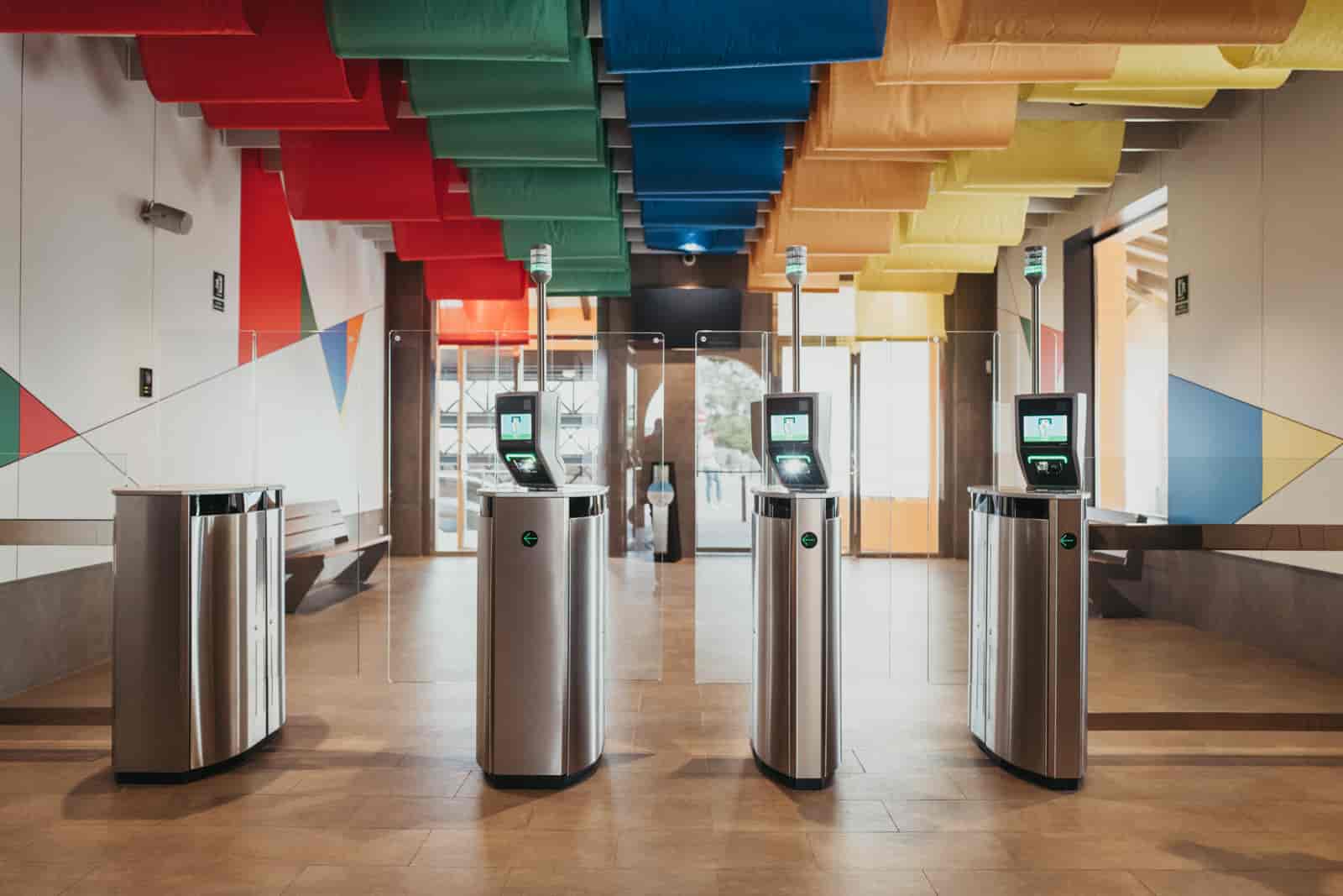 Puertas automáticas para centros de ocio al aire libre