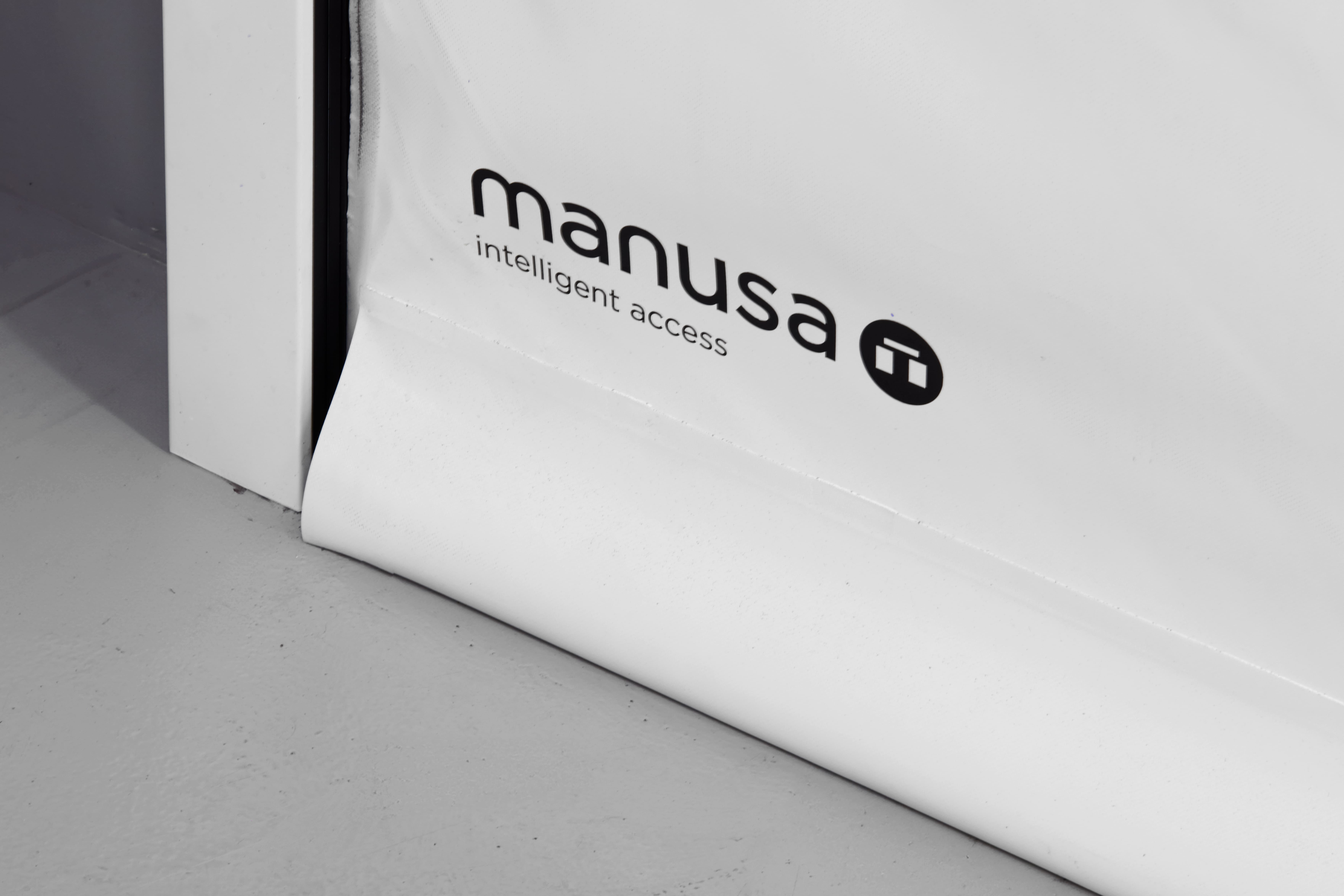 Manusa incorpora la gama de puertas industriales de Ferroflex a su catálogo