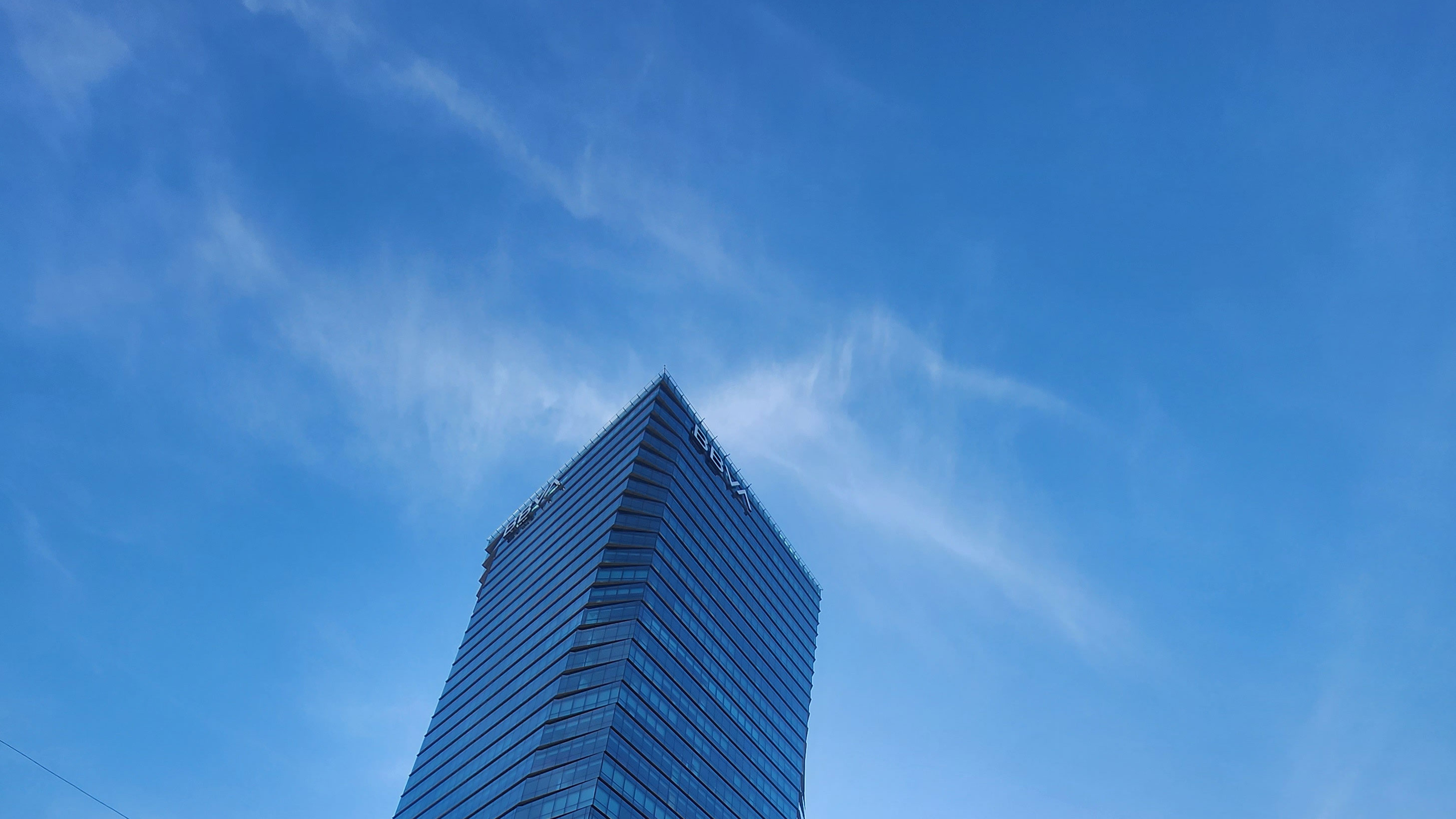 https://www.manusa.com/uploads//foto-pie-pagina-proyecto-torre-bbva-buenos-aires.jpg
