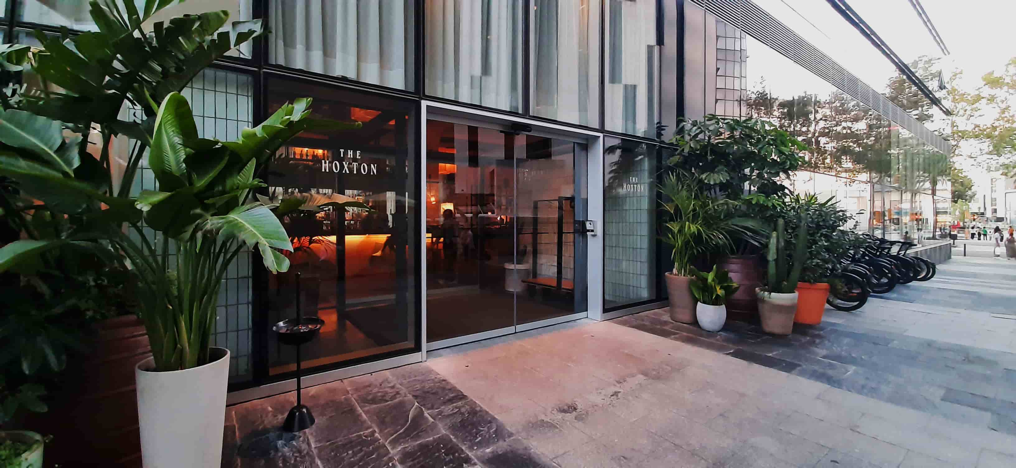 hotel hoxton puertas automaticas