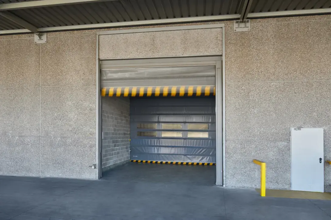 industrial doors - banner home es