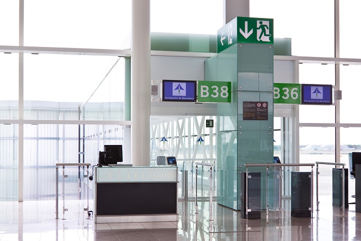 puertas automaticas para aeropuertos seguridad eficiencia zona